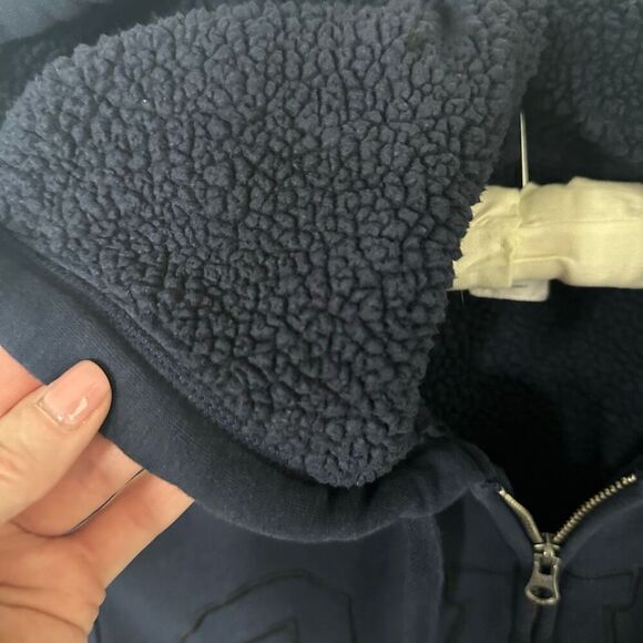 GAP Factory Men’s Sherpa-Lined Logo Hoodie - Picture 3 of 7